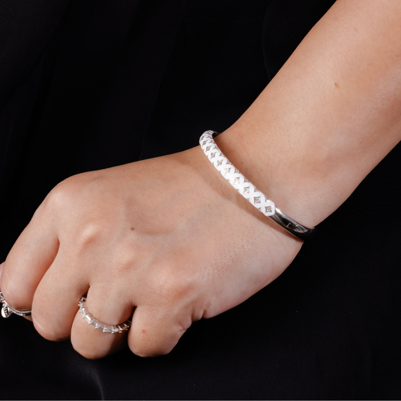 Ivory Lattice Enamel Bangle : JEWBRA19