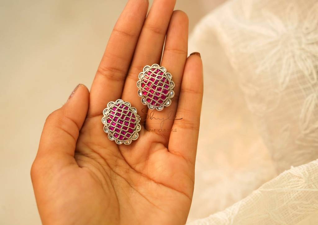 Essence Fine Kundan Stud Earrings : SE3041