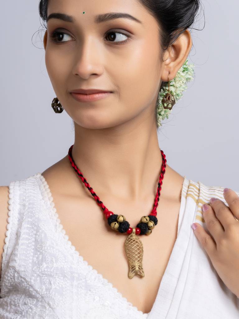 Red Black Dokra Brass Fish Ghungroo Necklace Set : LAANP251