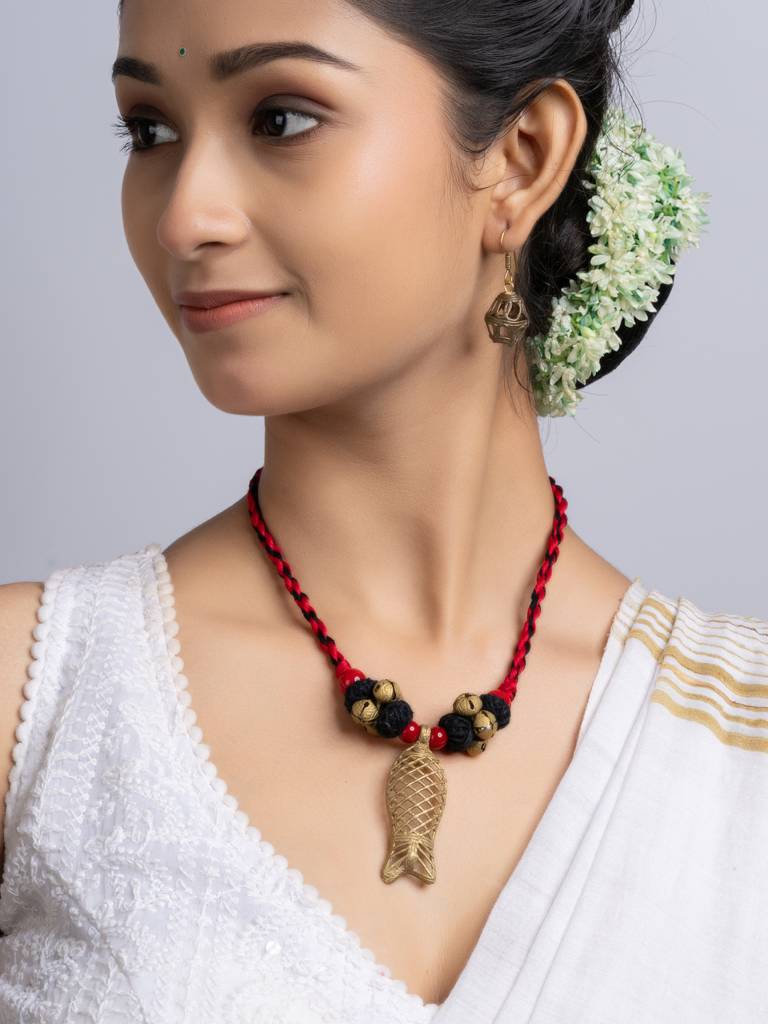 Red Black Dokra Brass Fish Ghungroo Necklace Set : LAANP251