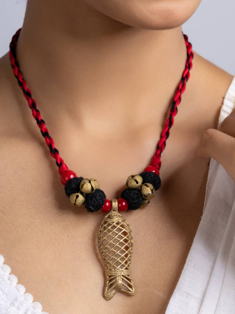 Red Black Dokra Brass Fish Ghungroo Necklace Set : LAANP251