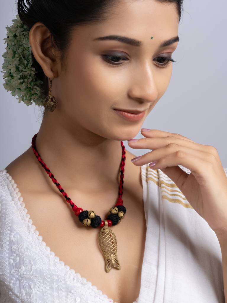 Red Black Dokra Brass Fish Ghungroo Necklace Set : LAANP251