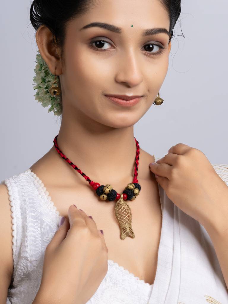 Red Black Dokra Brass Fish Ghungroo Necklace Set : LAANP251