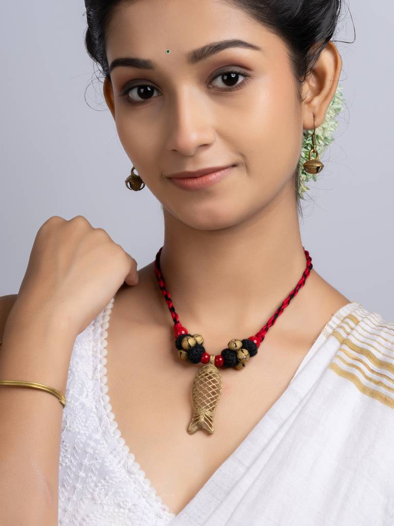 Red Black Dokra Brass Fish Ghungroo Necklace Set : LAANP251