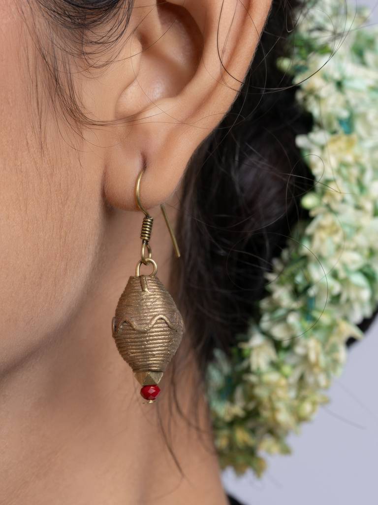 Golden Red Black Leaf Dokra Brass Necklace Set : LAANP253