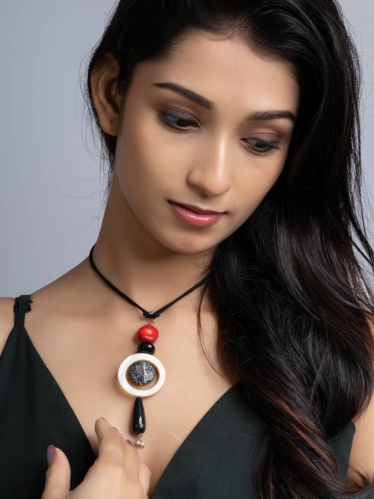 Black White Red Lava Onyx Coral Sleek Necklace With Adjustable Suede Cord : LAANP204