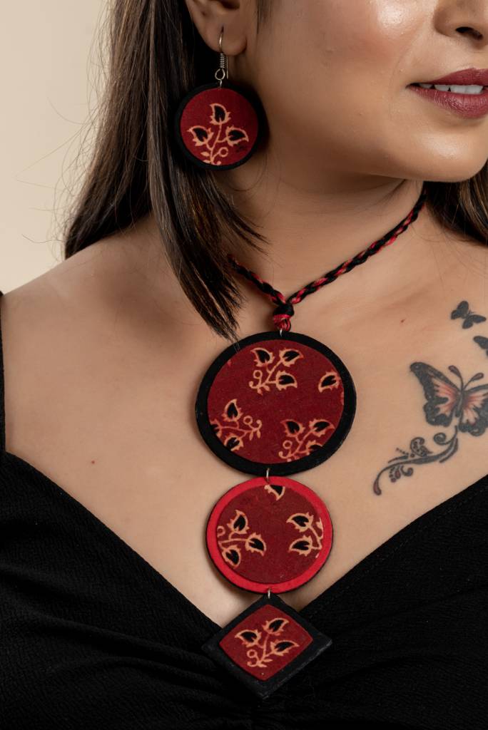 Handmade Fabric Eco Friendly Jewelry Set - Red Black Ajrakh Cotton Neckpiece : LAANP46