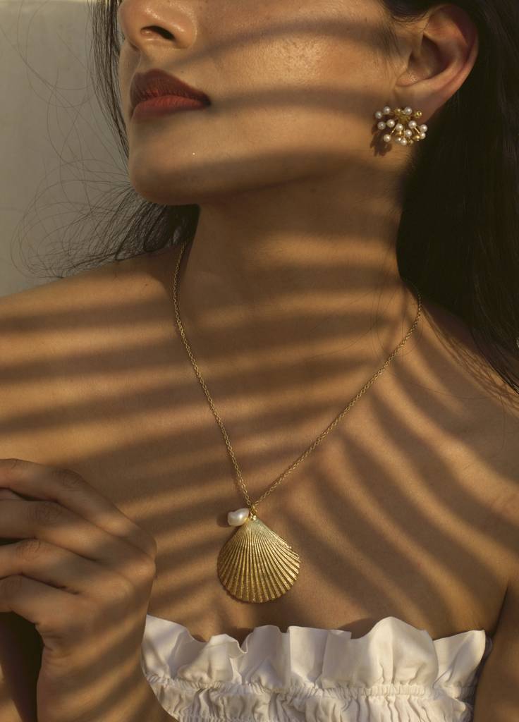 Scallop Neckpiece : ScallopNeckpiece