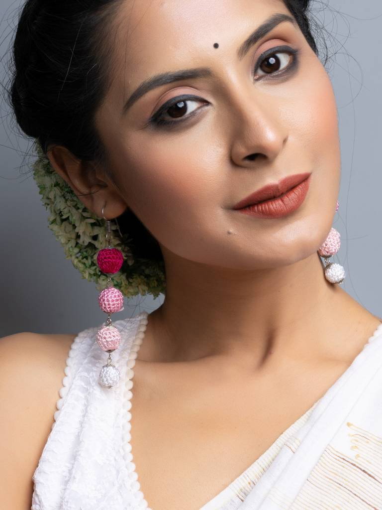 Shades Of Pink Thread Bead Dangler Earrings : LAAER682