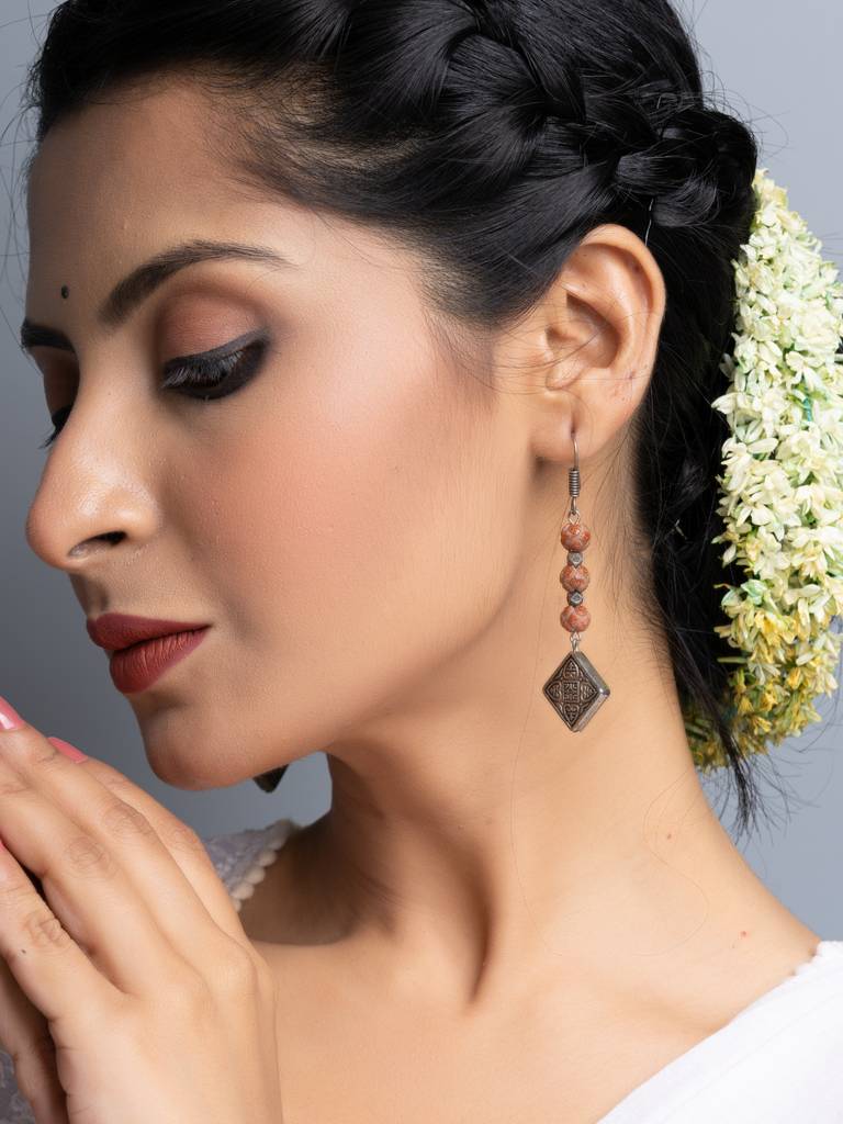 Semi Precious Sandstone Floral Earrings : LAAER690