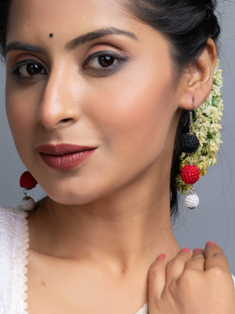 Black Red White Thread Ball Earrings : LAAER709