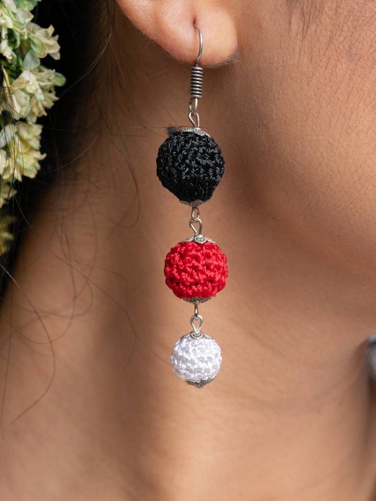 Black Red White Thread Ball Earrings : LAAER709
