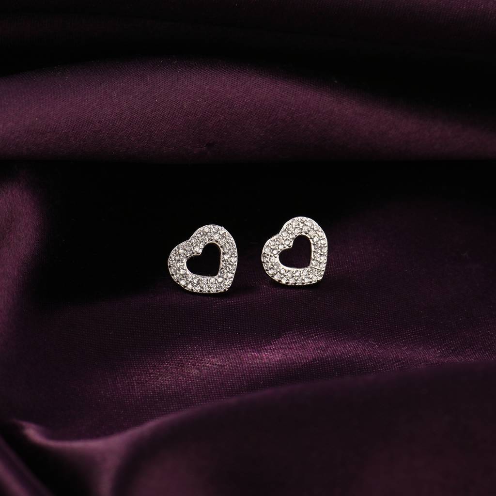 925 Sterling Silver Sparkling Heart Silver Studs Earrings : RJSPER04