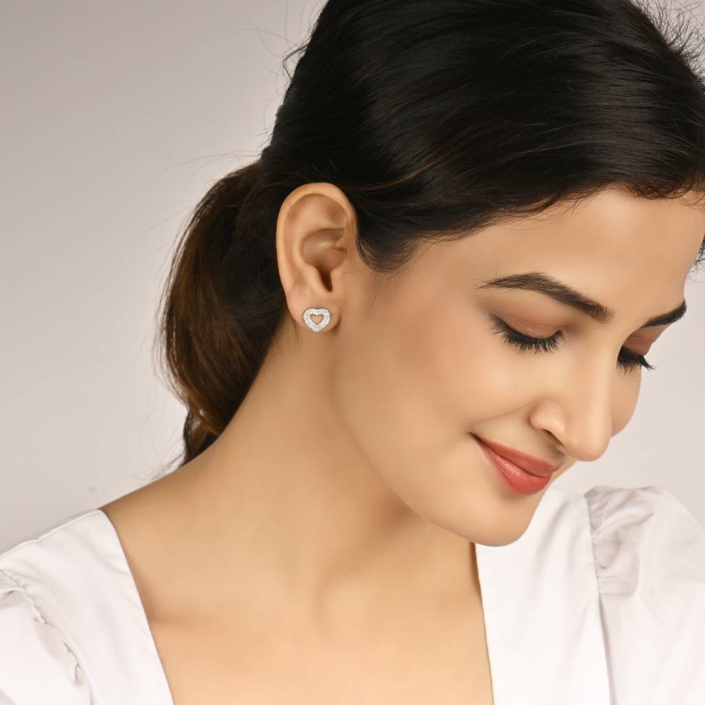 925 Sterling Silver Sparkling Heart Silver Studs Earrings : RJSPER04