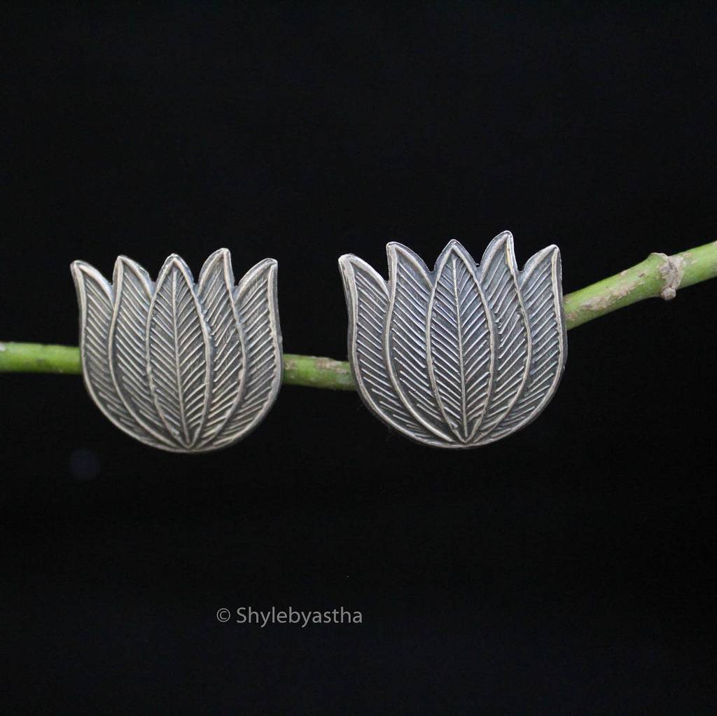 Adya Intricate Lotus Studs : SE366