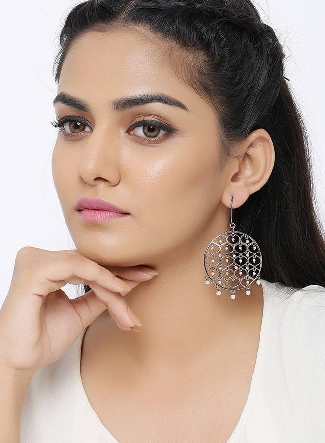 Jaali Pearl Filigree Round Earrings : 8907617996738