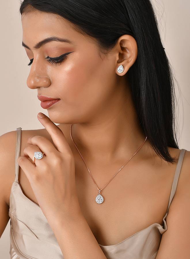 Sparkling Essentials White Heart Shaped Zircon Box Set : 8905124480214