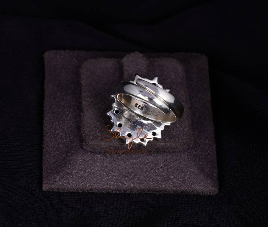 Essence Black Scintillating Ring : SR3073