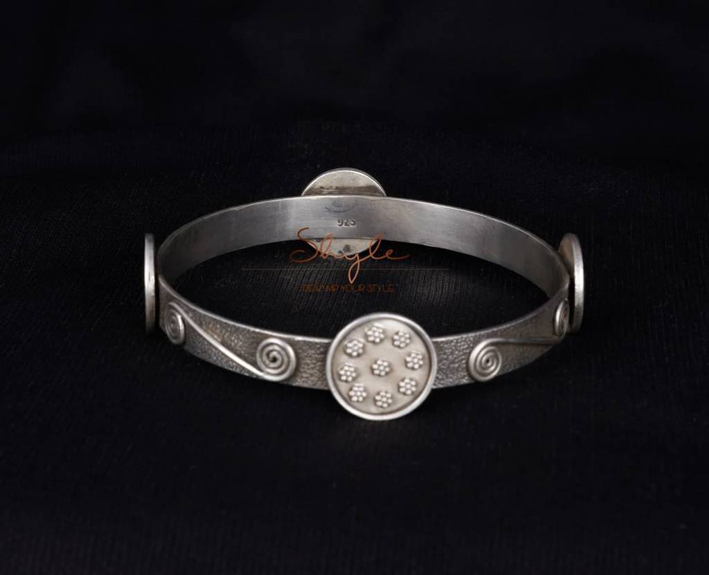 Mizoya Intricate Tribal Inspired Textured Bangle : SK1049-2-2