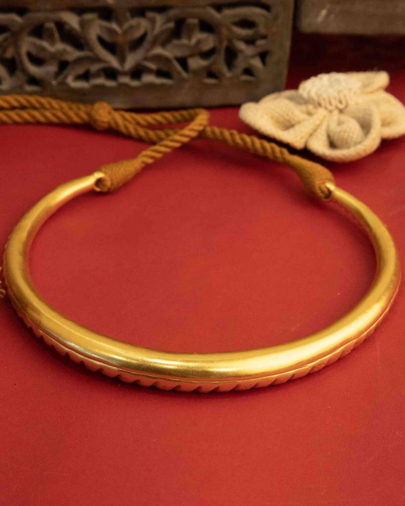 Adya Intricate Gold Timeless Hasli : SN30131