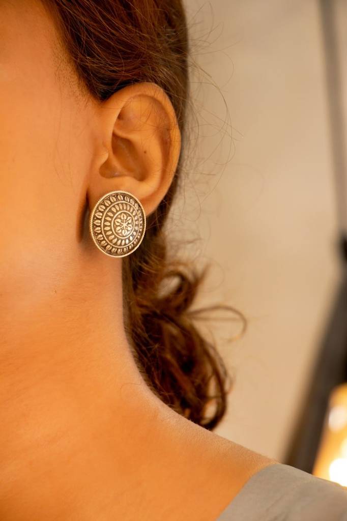 Adya Intricate Sequence Circular Motif Classic Earring : SE9043