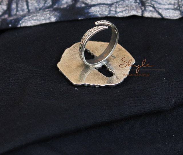 Adya Bageecha Intricate Stategment Ring : SR1047