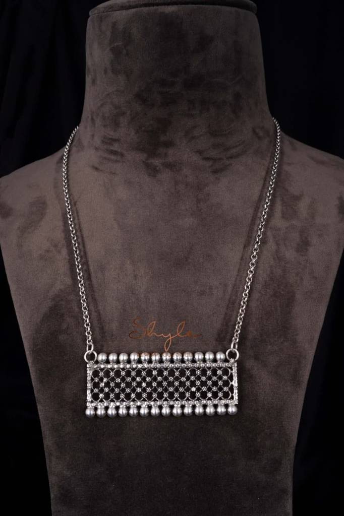 Tattva Flora Jali Statement Necklace Set : SN1143