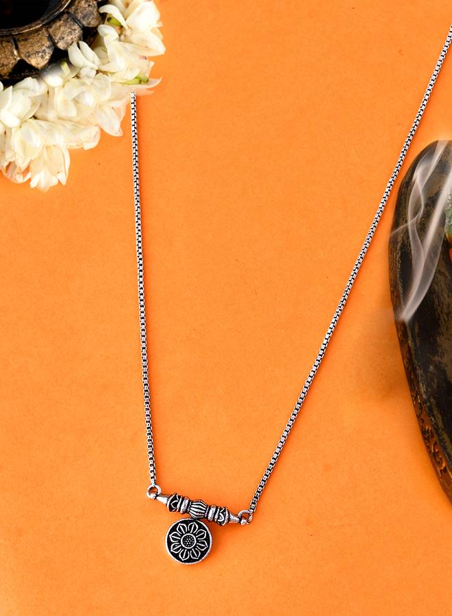 Bodhi Floral Motif Oxidised Silver Casual Necklace : 8905124505603