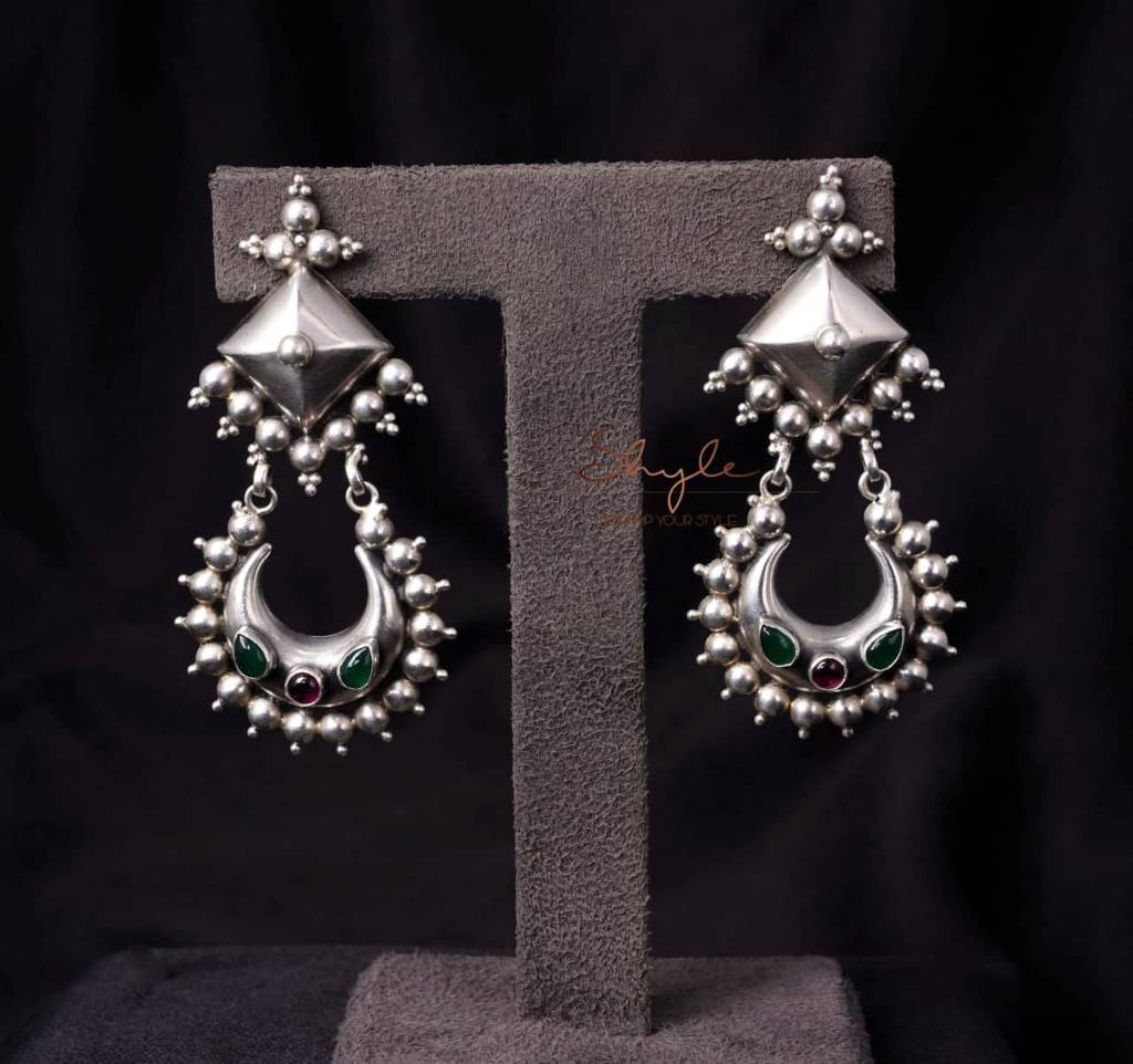 Mizoya Chandra Motif Drop Earrings : SE5507