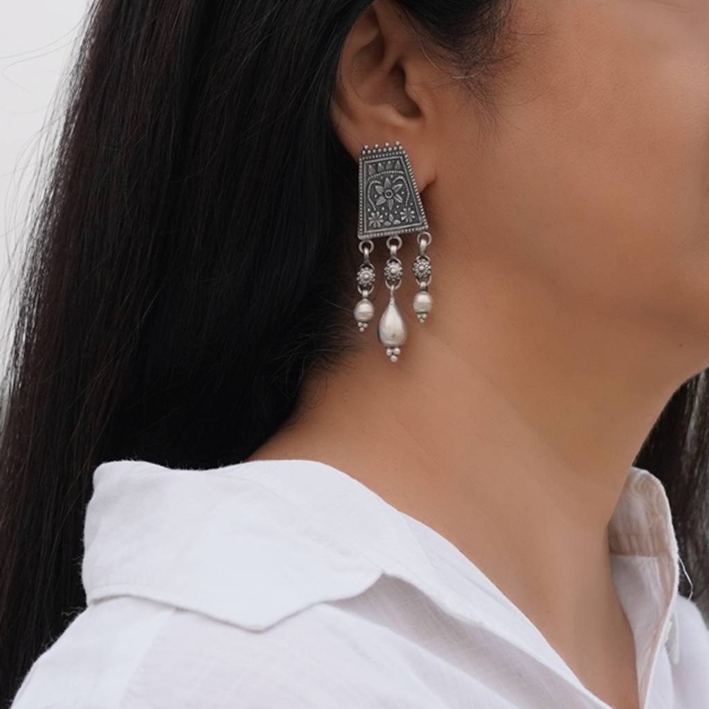 Tribal Silver Earring : SSE655