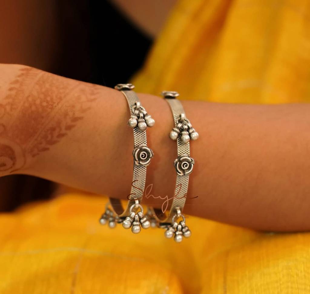 Tattva Intricate Jadau Embossed Bangle : SK1032-2-14