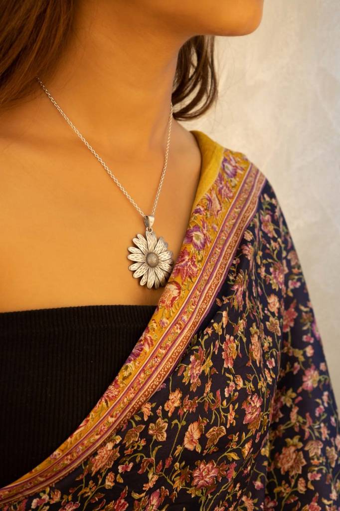 Moh Sunflower Intricate Necklace : SN401022