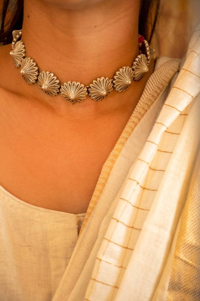 Adya Blossom Flower Sequence Embossed Choker Set : SN2038