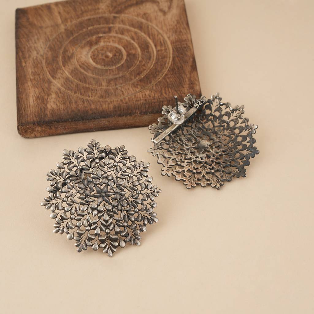 Oversized Filigree Studs : SSE841