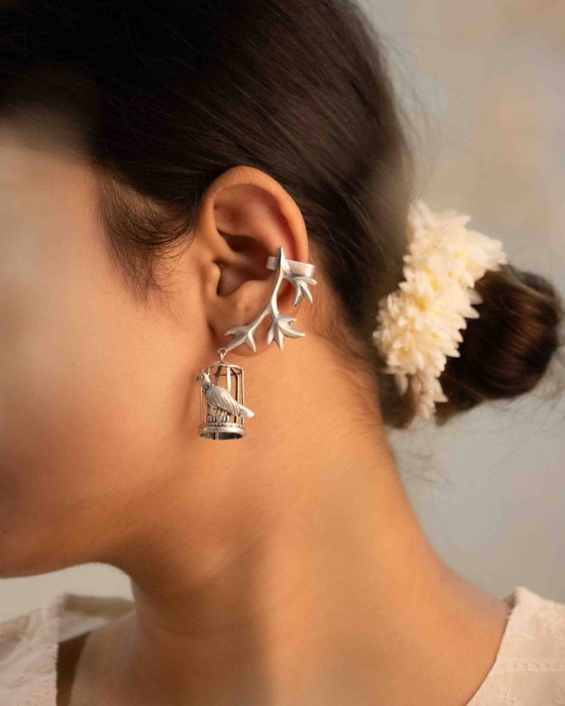 Qurbat Uncaged Bird Earring : SE4009