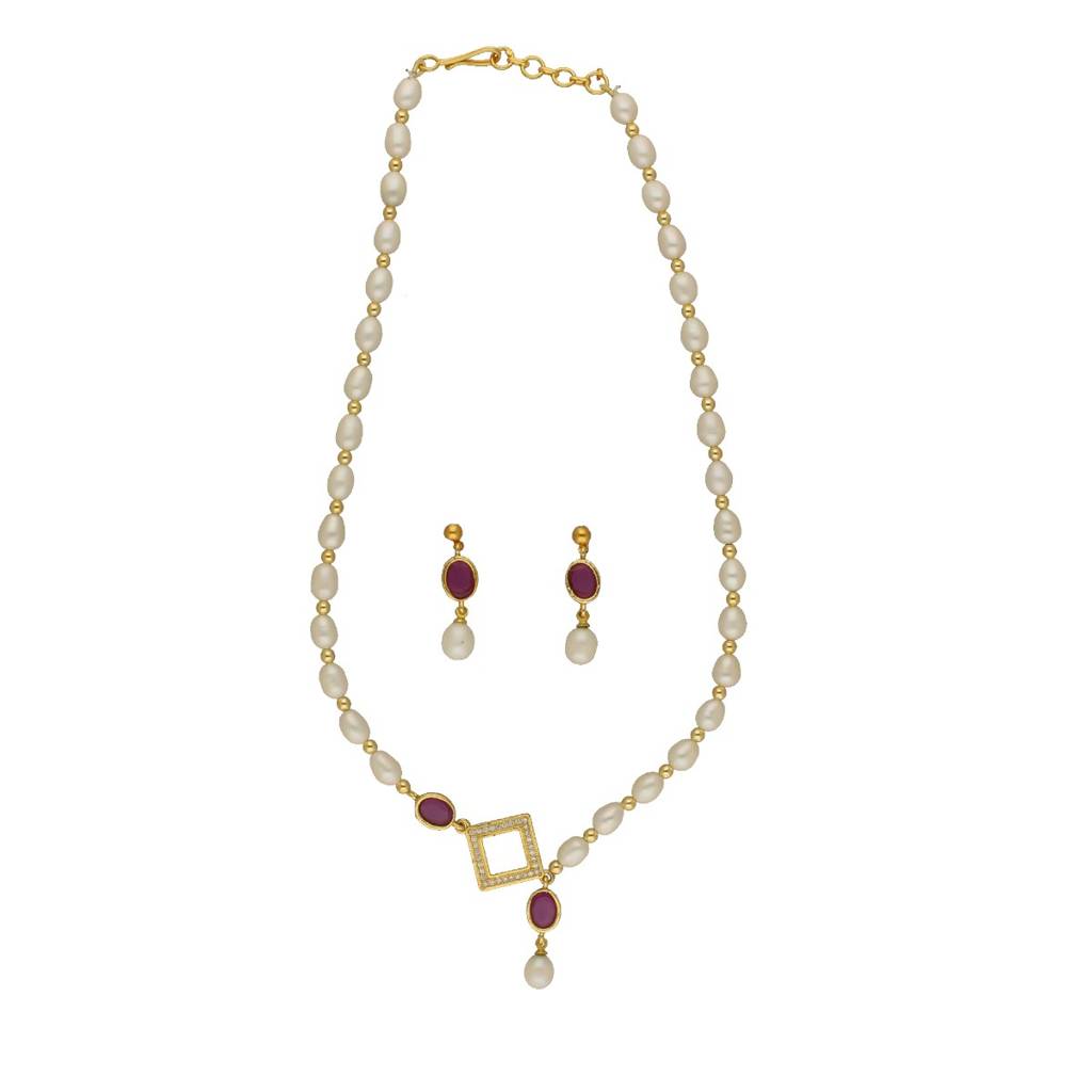 Celestia Crest Pearl Necklace Set : JPJUl-25-036