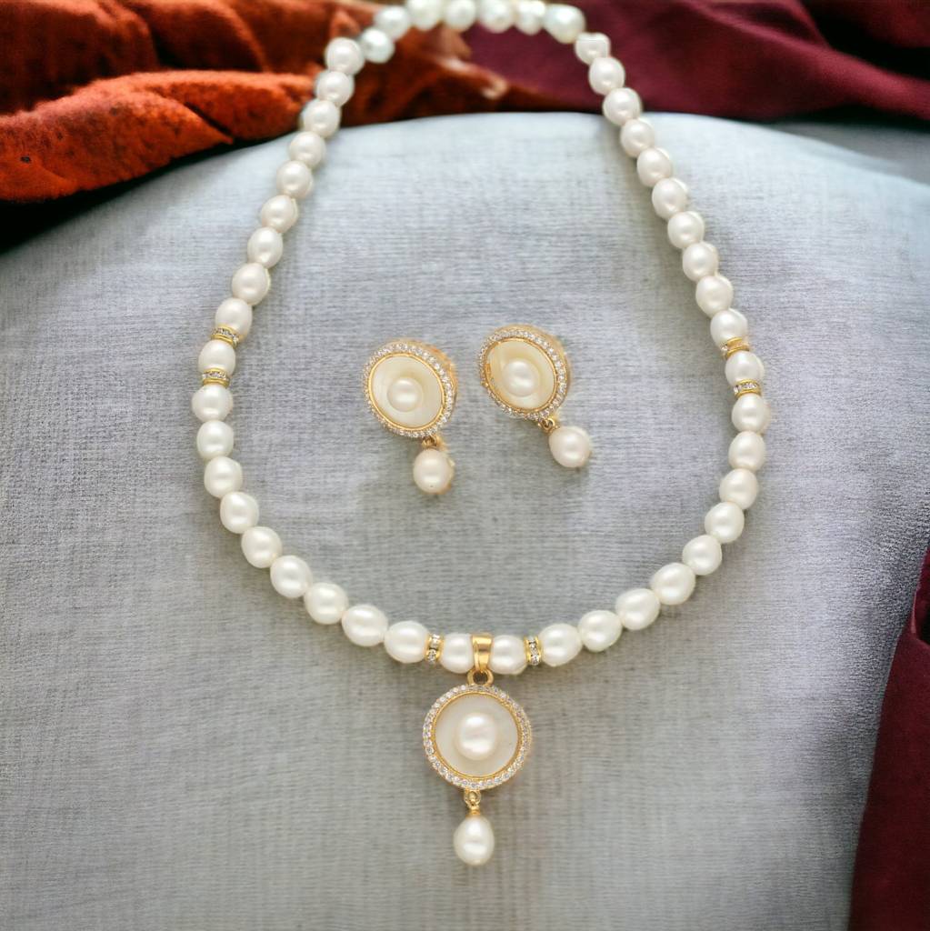Shimmering Pearl Necklace Set : JPFEB-24-013
