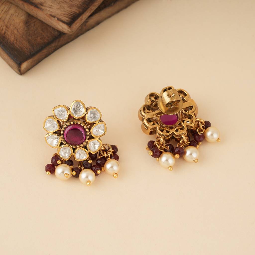 White & Maroon Moissanite Studs : SSE870