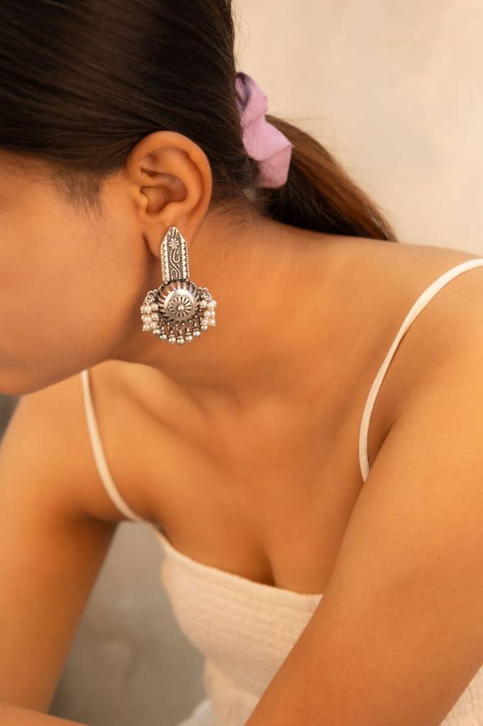 Mizoya Intricate Carved Drop Ghughri Earring : SE2089554