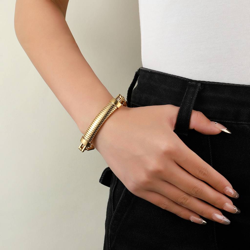 Hairpin Gold Bracelet : BS13292-G