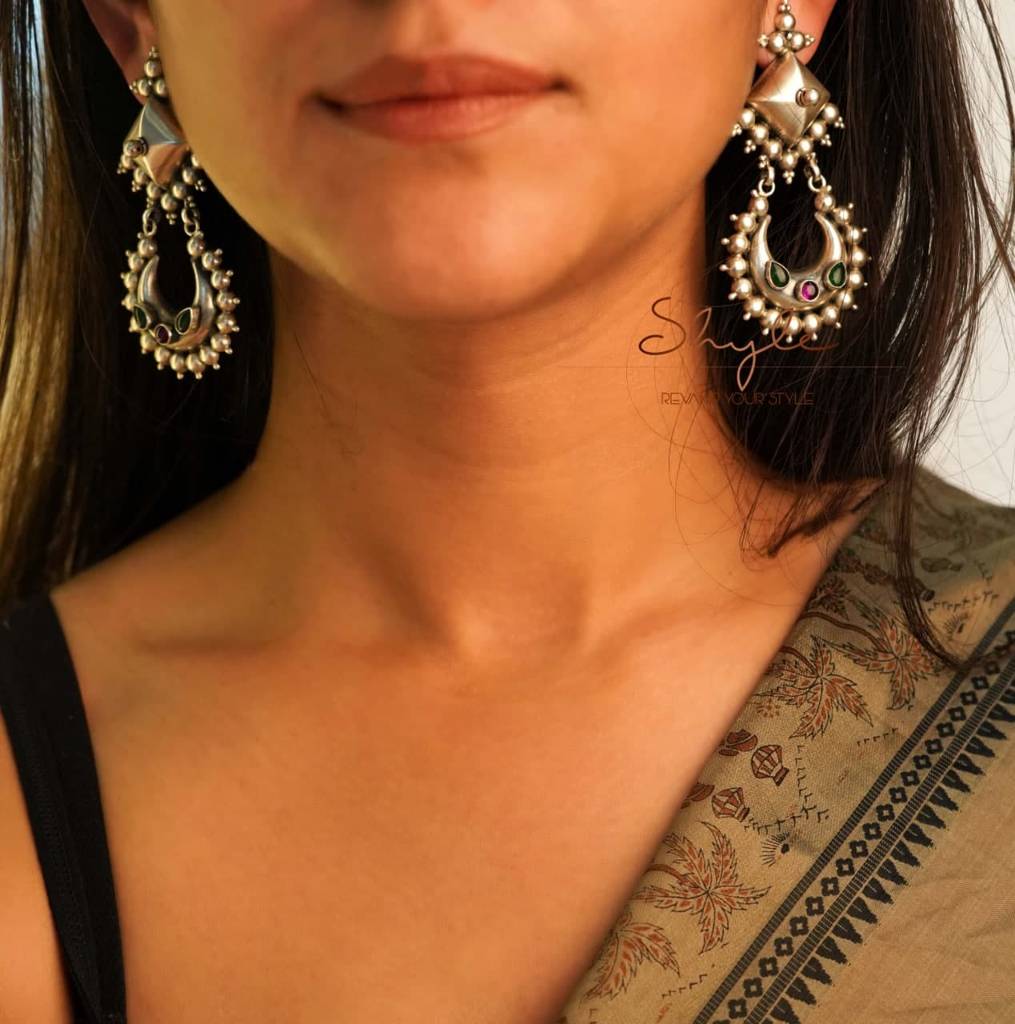 Mizoya Chandra Motif Drop Earrings : SE5507