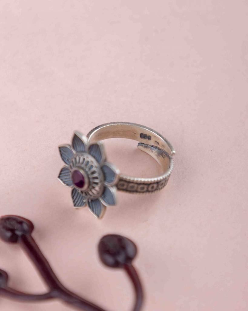 Adya Intricate Versatile Flower Ring : SR28744