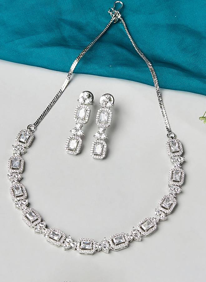 Sparkling Elegance Silver Plated Brass Necklace Set : 8905124445367