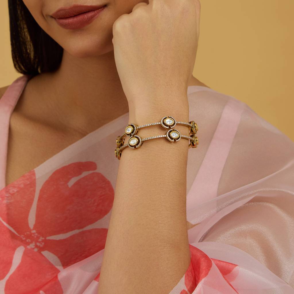 Kushal'S Fashion Jewellery Set Of 2 White & Gold-Toned Kundan-Studded Bangles : 425804
