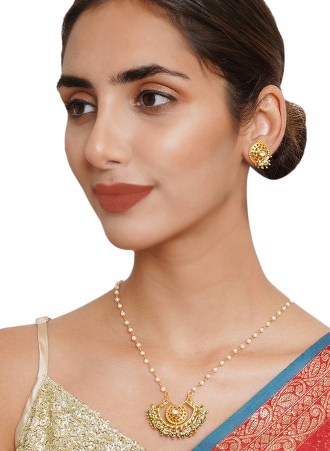Festive Hues Long Jewellery Set In Gold And Pearl Chain : 8905124466447