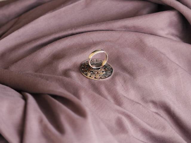 Adya Mini Flower Sequence Ring : SR1033