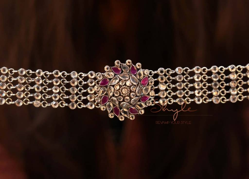 Essence Embossed Motif Scintillating Statement Choker Set : SN2020