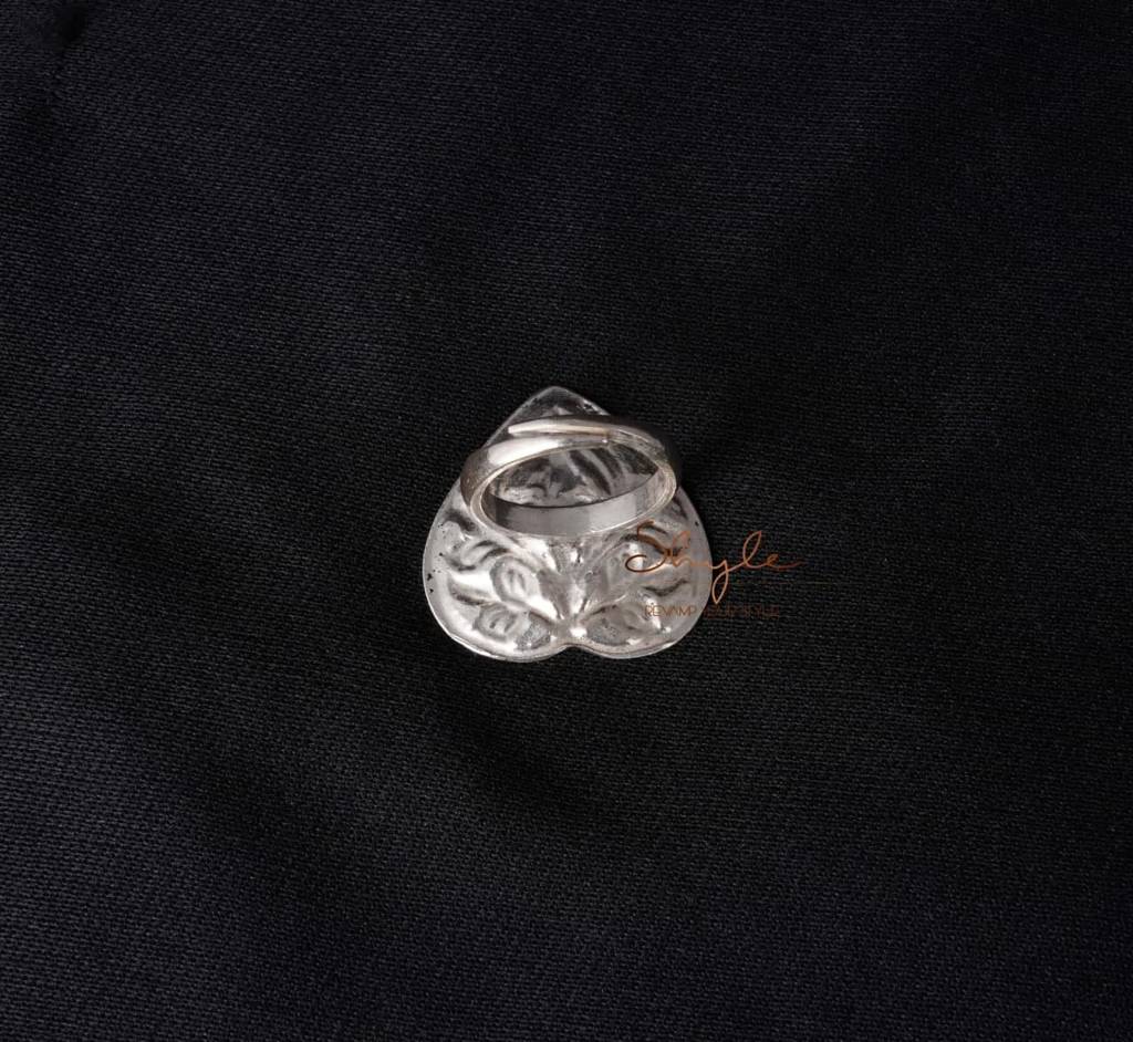 Adya Flora Paan Chitai Ring : SR1103