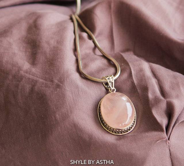 Essence Fine Rose Quartz Necklace : SE50195