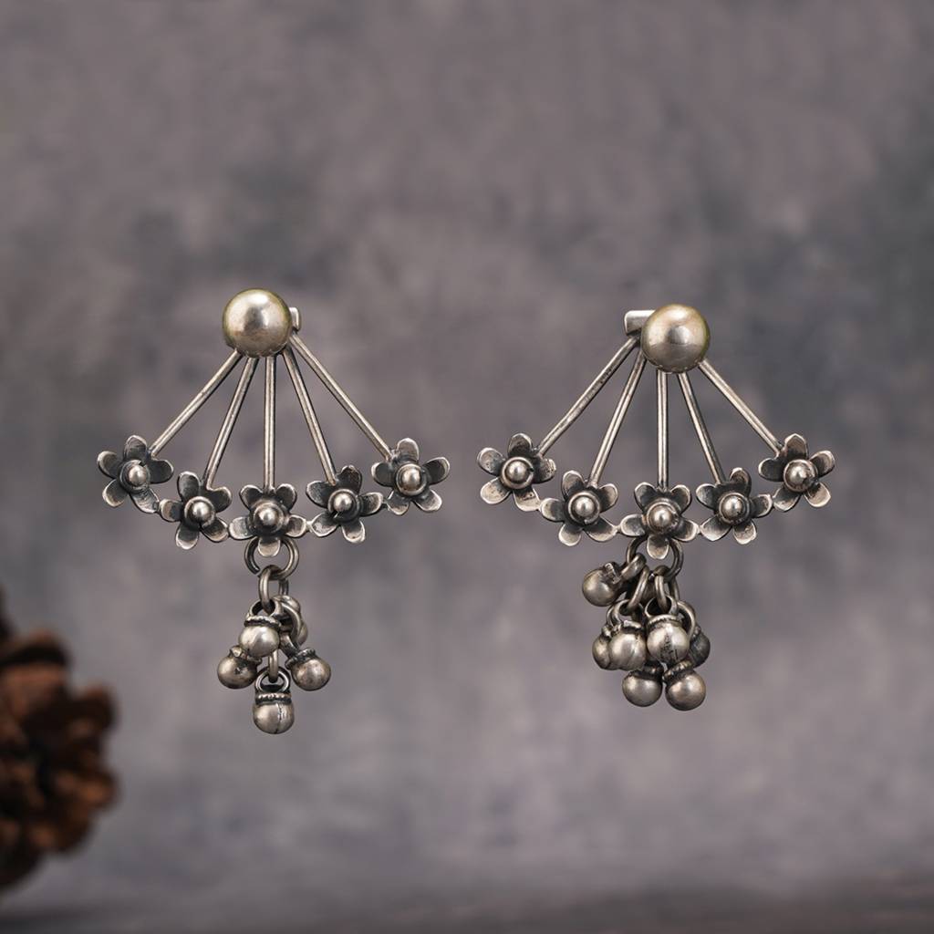 Silver Flowers Earrings : SSE729